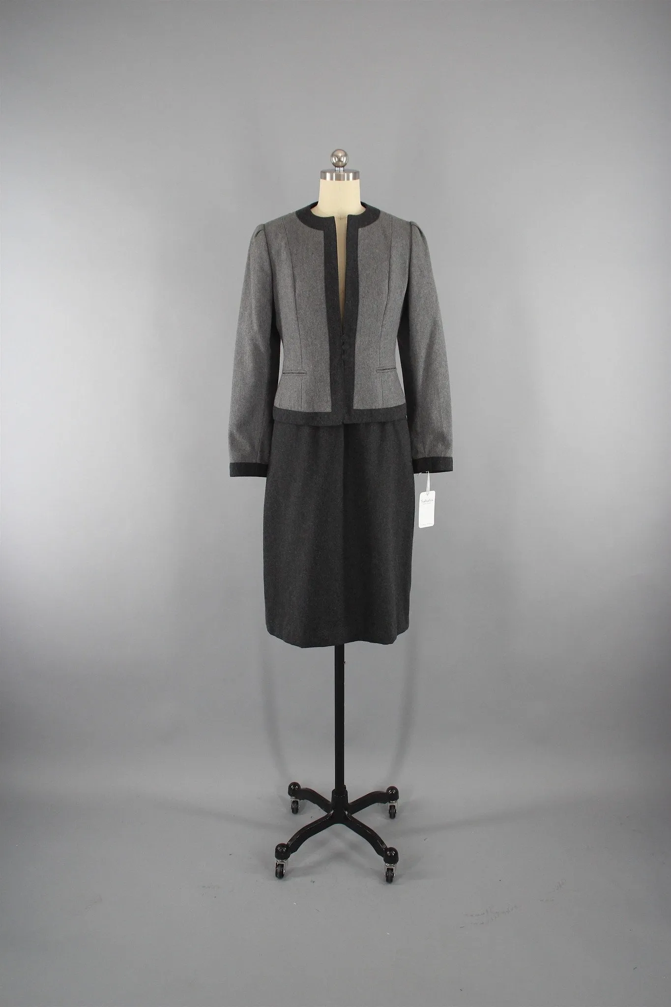 1980s Vintage Sasson Grey Wool Jacket & Skirt Business Suit