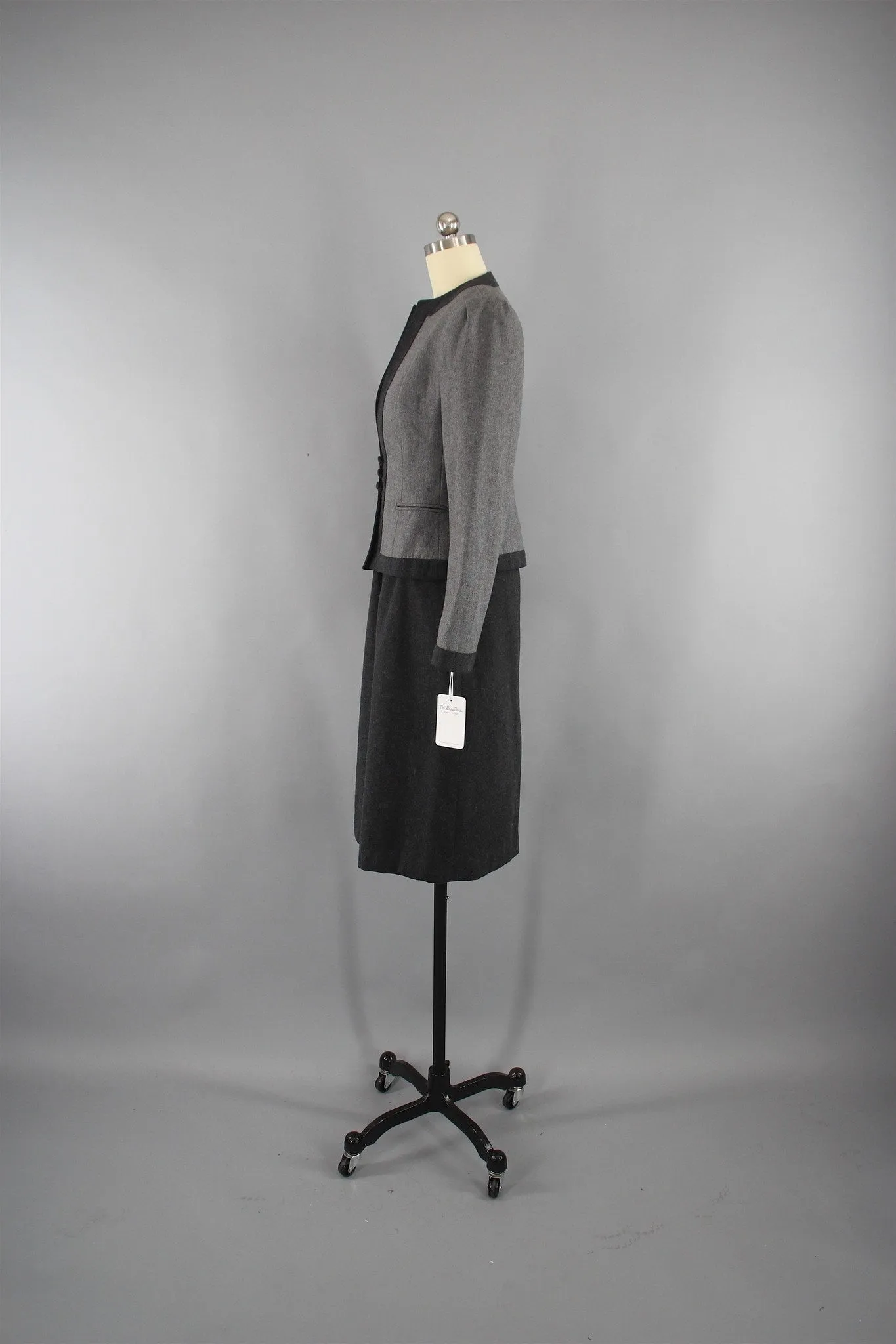 1980s Vintage Sasson Grey Wool Jacket & Skirt Business Suit