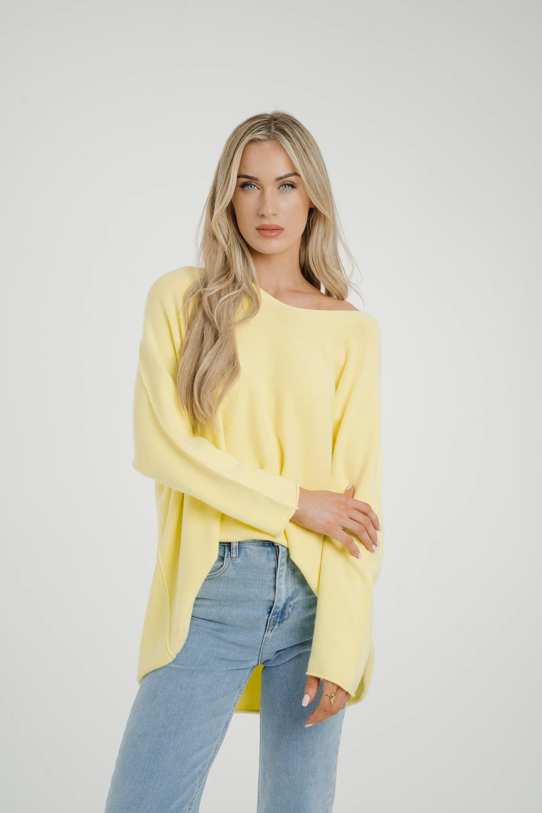 Amber V-Neck Jumper In Yellow