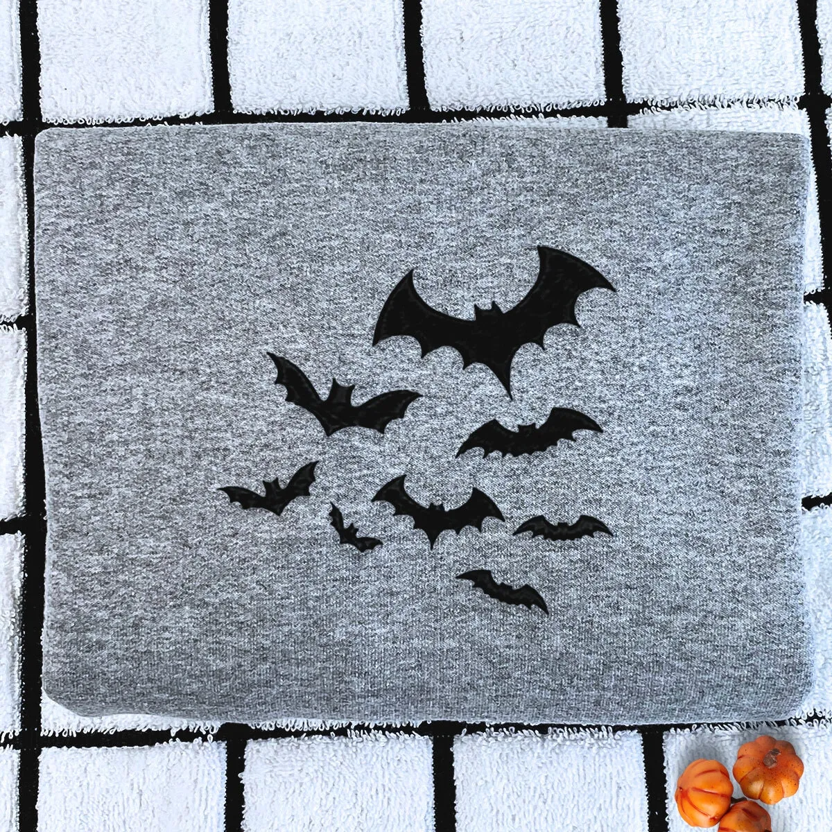 Bats Halloween Crewneck Sweatshirt, Embroidered Bats on Sleeve Hoodie for Men Women