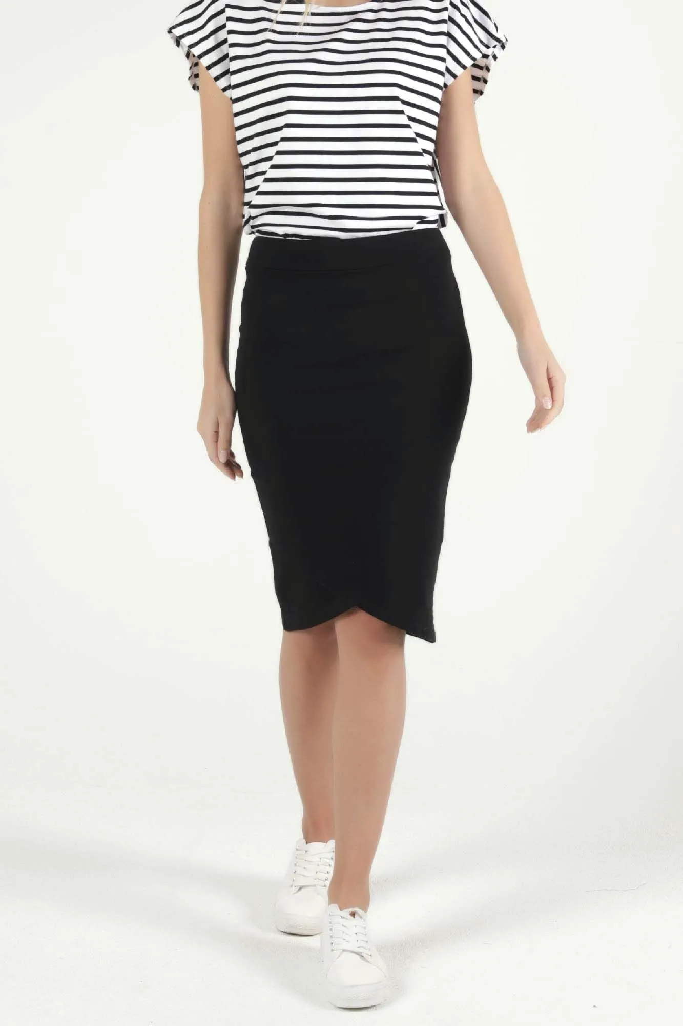 Betty Basics Siri Midi Skirt in Black