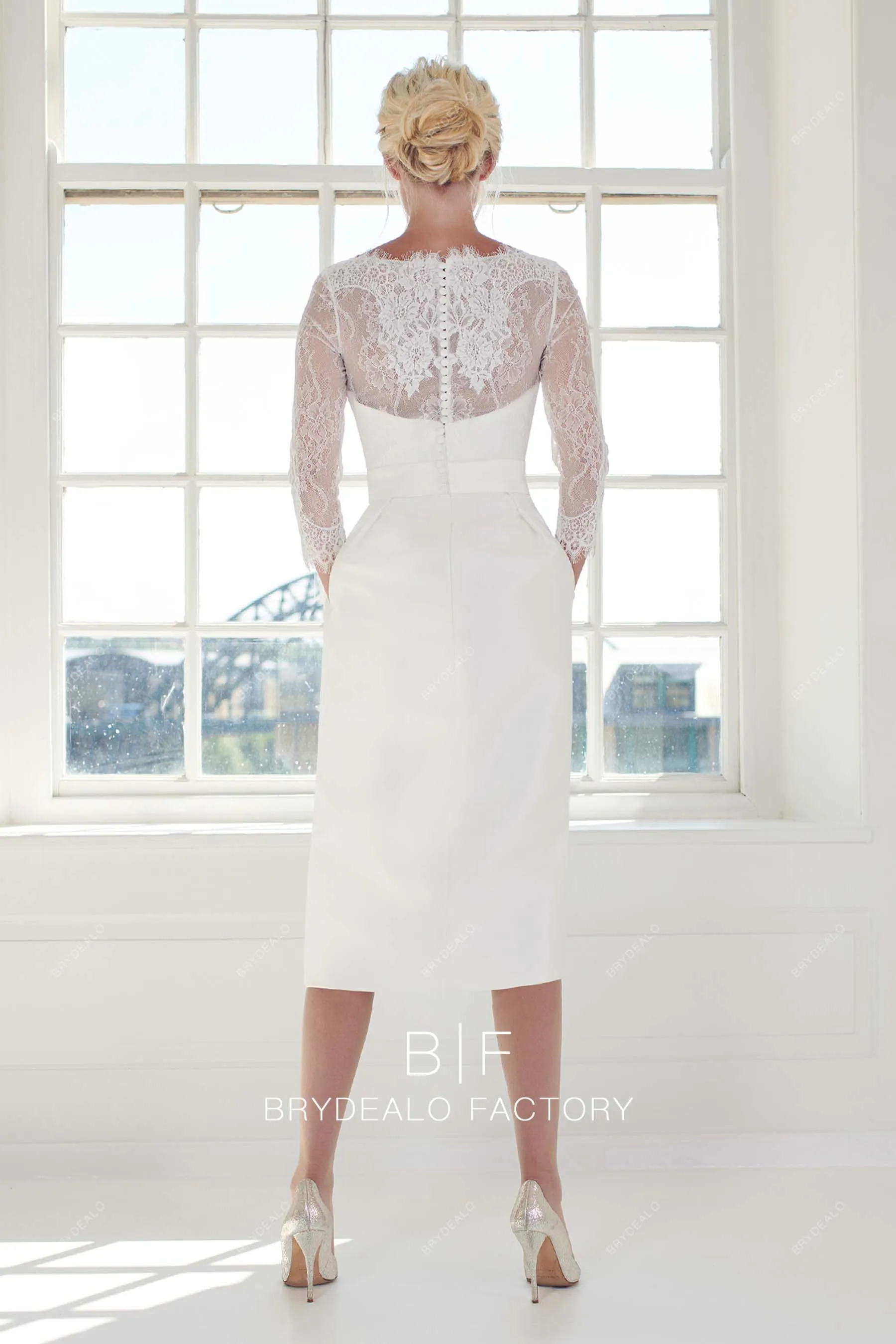 Elegant Lace Sheath Satin Vintage Short Bridal Dress with Pockets