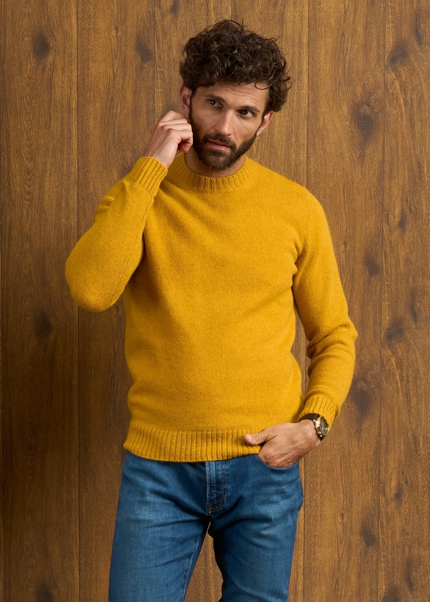 Kinnadie Supersoft Shetland Jumper In Old Gold - Regular Fit