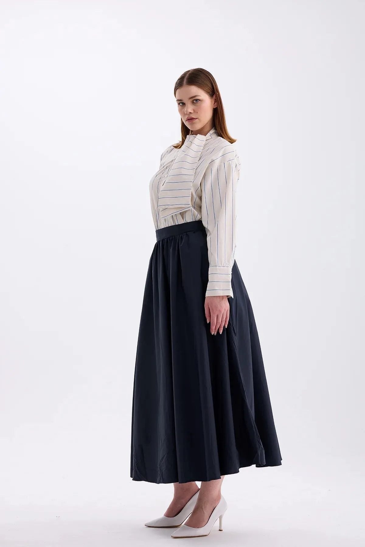 PLEATED NAVY BLUE SKIRT