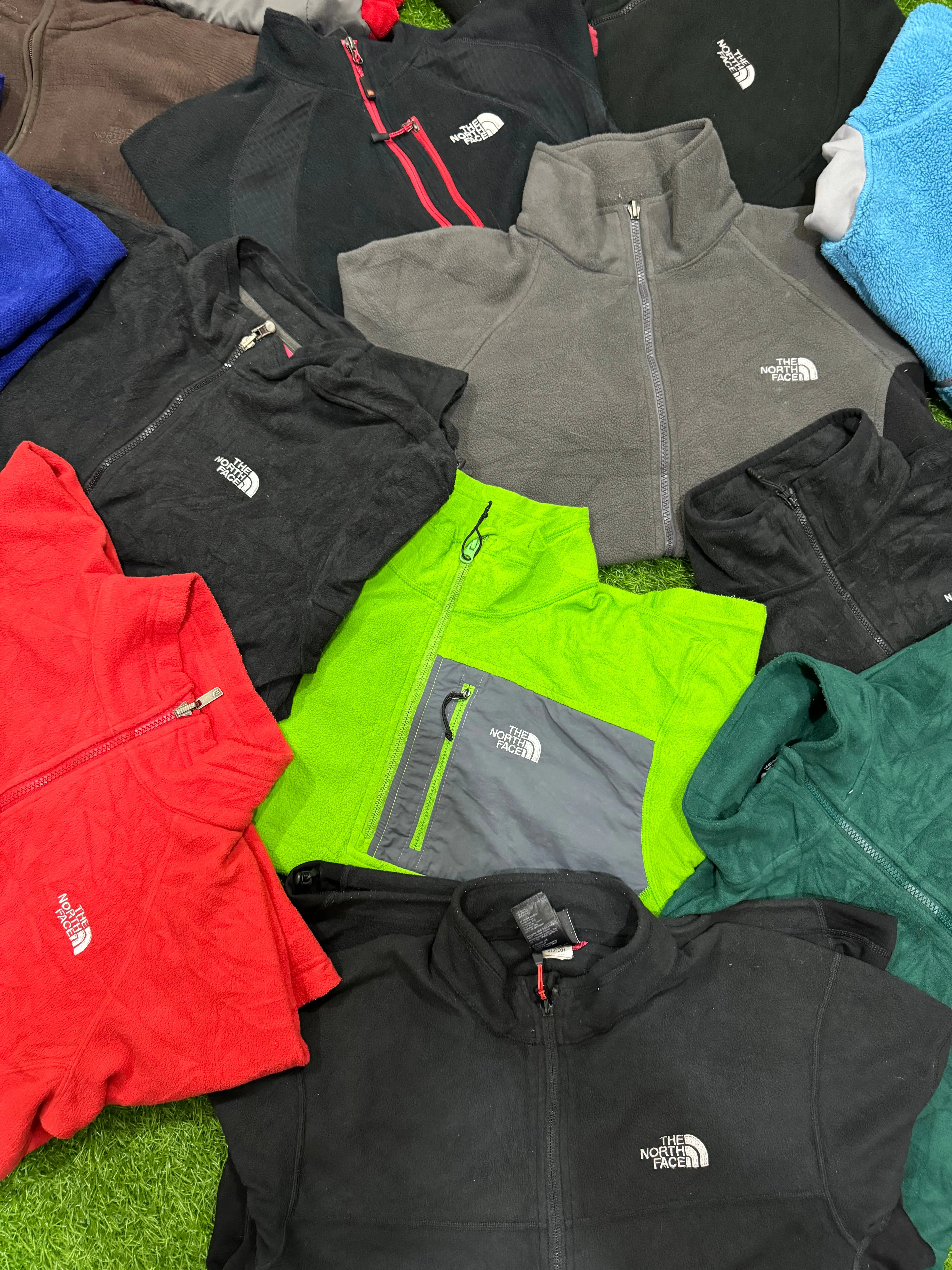 The north face fleece  60 pcs