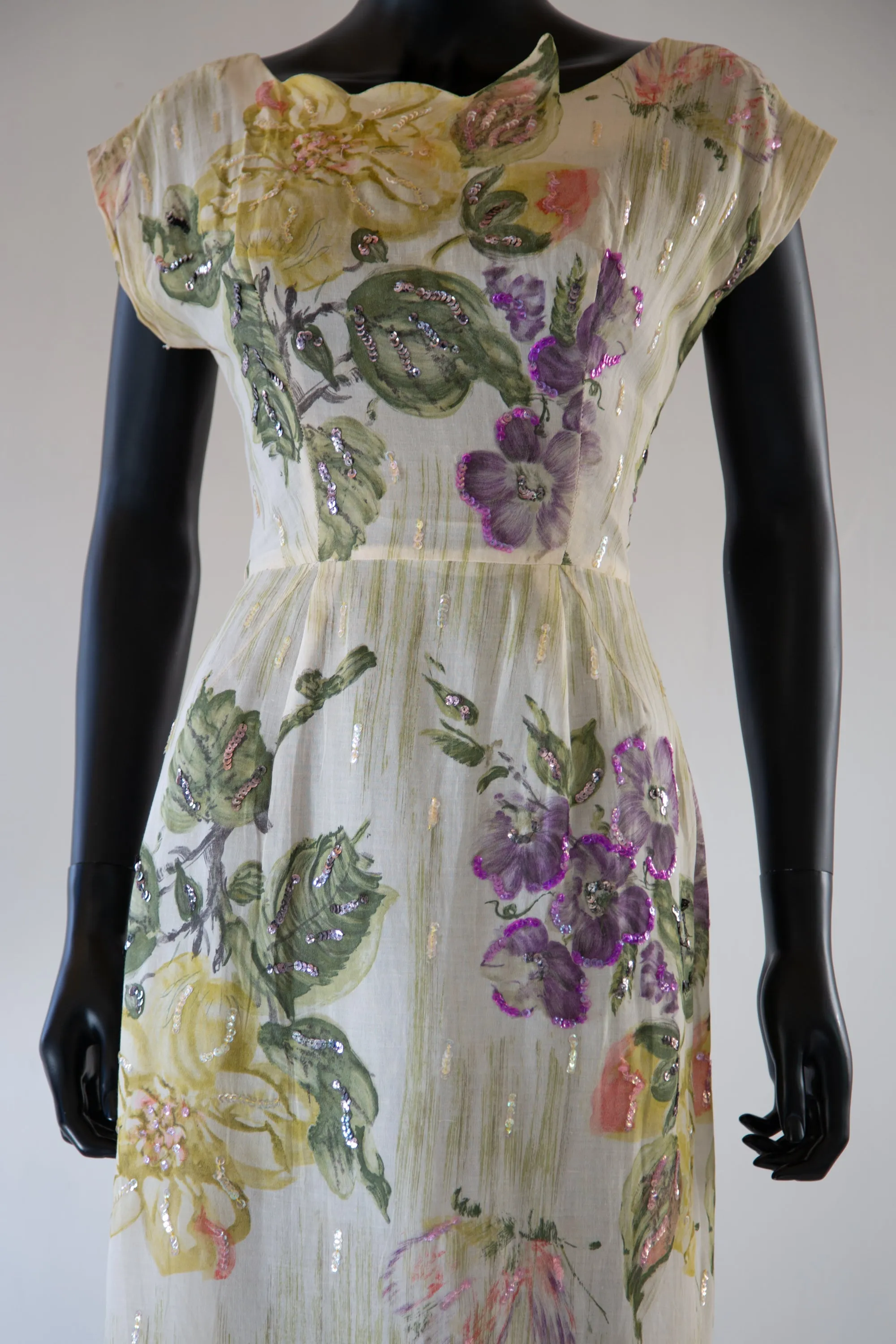 Vintage 1950s Cream Floral Voile Wiggle Dress